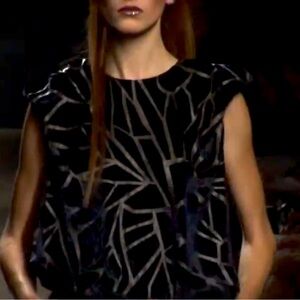 NWOT Doo. Ri black and blue vervet women’s top sz 8